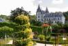 Kasteel in Durbuy gezien vanuit het Topiaires-park 